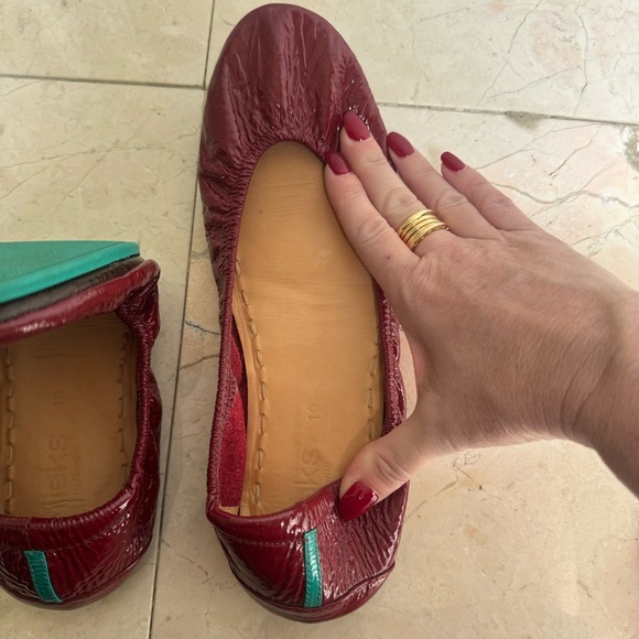 Tieks 10 Ruby Red Patent Leather Shoes - Picture 4 of 9